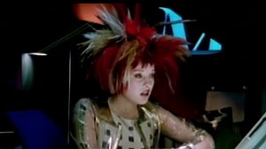 Hit 'N' Hide - Space Invaders（Official Video)【中英字幕】
