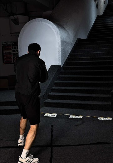 Boxing Shadowboxing Basics: Footwork, Punches, Defense