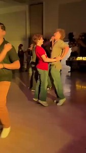 445K views · 8.5K reactions | Adolescentes gringos se alborotan con música Mexicana y así la bailan  | Indie Station | Facebook