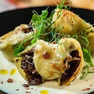 Cheesy Beef Stuffed Pasta Shells