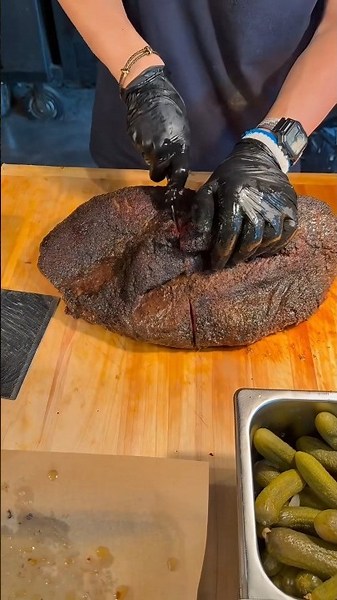 Pitmaster-Crafted Smoked Brisket 🥩🔥
