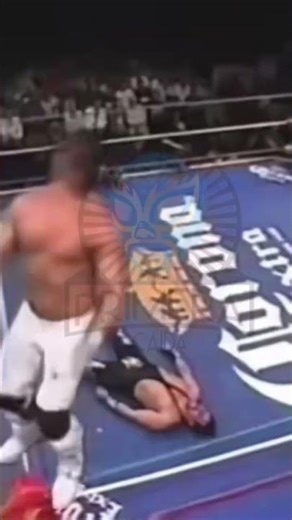 Ir al pasado o al futuro? #hectorgarza #luchalibre #lucha #wrestling #wrestler #cmll #luchalibreaaa