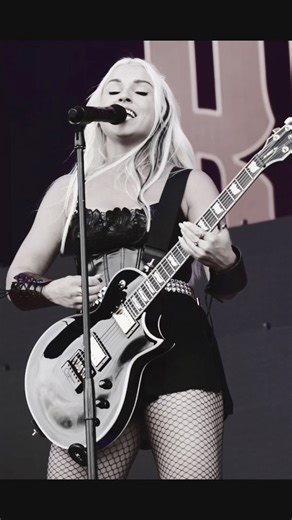 Never a dull moment on tour 👀 ONE MONTH OUT!! GET YOUR TICKETS NOW. #rock #rocktober #music #singer #tour TOUR DATES 11|04 Wichita, KS 11|05 Denver, CO 11|07 Las Vegas, NV 11|08 Anaheim, CA 11|09 Phoenix, AZ 11|10 Tucson, AZ 11|13 San Antonio, TX 11|14 Dallas, TX 11|15 Oklahoma, OK 11|16 Memphis, TN 11|18 Nashville, TN 11|19 Atlanta, GA 11|20 Columbia, SC 11|21 Lynchburg, VA 11|22 Harrisburg, PA 11|23 Pittsburgh, PA 11|25 Newport, KY *supporting Elijah* | Royale Lynn