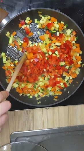 Gemüse-Nudel-Pfanne mit Kokosmilch #shorts #kochen #lecker