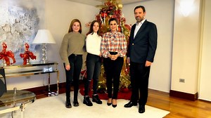 Hoy nuestra ciudad capital se viste de luz, pero sobre todo de esperanza, en la que todos creemos para que pronto vengan mejores tiempos. Agradezco el esfuerzo de los trabajadores que participaron en el diseño, elaboración y colocación de las luces, adornos y motivos navideños en los callejones. Reitero mi llamado a que seamos responsables de nuestras acciones, a ser empáticos y solidarios para cuidarnos y cuidar a los demás. Por tu salud y la de los tuyos, procura recorrer el centro histórico d