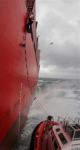 Insane Storm! Pilot Climbing Jacob’s Ladder