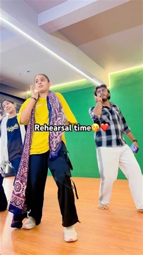 Rehearsal time😘❤️#kashishpatel #dance #dancepractice #trendingsong #holisong #holifestival