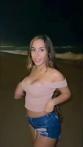 #praia #dancing #beach #boobs eloisasouza200 #sertanejo #hotgirl