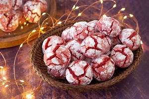 Biscotti di Natale senza glutine 🎄 Friabili, gustosi e semplici da preparare, sono anche un'idea regalo low cost 😘 | Fatto in casa da Benedetta