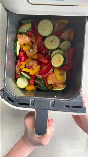 One Pot Hähnchen mit Gemüse aus der Heißluftfritteuse
