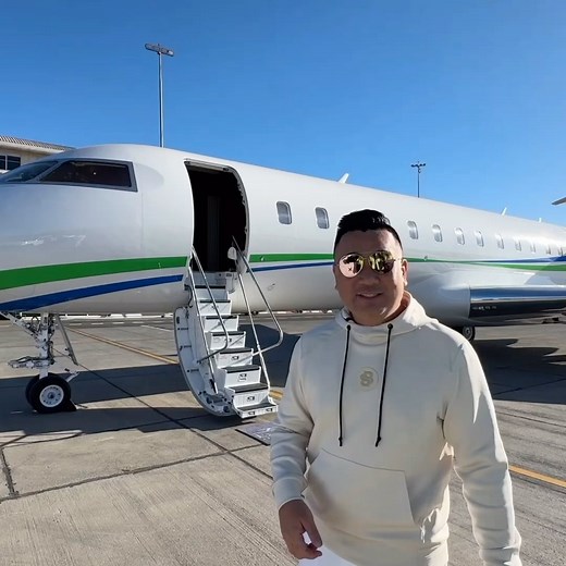 Sam Chui on Instagram: "New vlog is out! I flew on a Global Express in ultimate style and luxury across the African continent. It is completely different from flying on the airlines. #samchui #Africa #privatejet #globalexpress #businessjet #aviation #bombardier #avgeek #vlog"