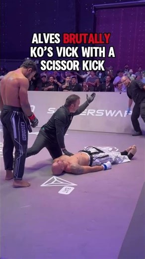 LIGHTS OUT! 💡#boxing #boxingnews #mma #ko #kickboxing #combatsports #knockout #boxinghighlights