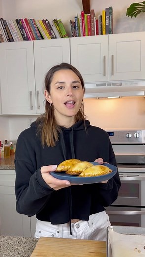 These #breakfast #empanadas are the perfect #onthego #breakfastfood!