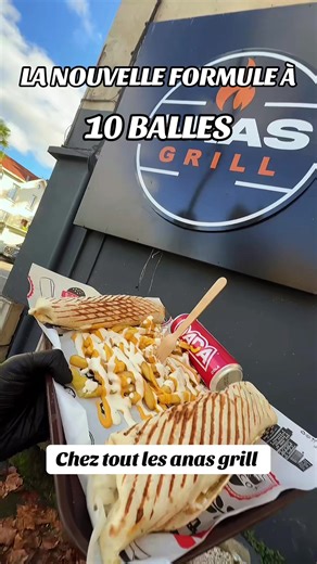 . 2 roulé :1 steak sauces aux choix légumes aux choix /1 Tandoori sauce aux choix légumes aux choix / 1 FRITE CHEDDAR GRUYÈRE / 1 BOISSON 33cl POUR 10 disponible tous les jours dans tous les anas grill ! EH MERCI #pourtoi #tacos #halal #pourvous #streetfood