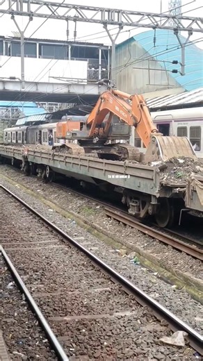 Where do garbage-collecting trains operate?#shorts#lohpathgamini #mucktrain