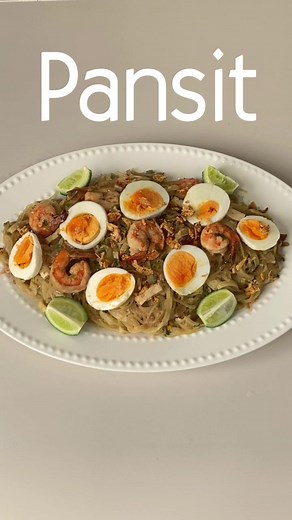 Here is the story behind one of the most-enjoyed dishes from our cuisine, which went on to have so many varieties as vivid as the archipelago. Kain na! 🍜 GINISANG PANSIT NA BIHON AT MIKI adapted from _La Cocina Filipina_ (1913) – with translation and measurements care of The Lost Filipino Cookbook Pansit: 25 grams / 1 ounce pork lard 75 grams / 2⅔ ounces pork belly, removed of rind and sliced 56 grams / 2 ounces / ½ medium red onion, julienned 145 grams / ½ pound shrimps, peeled; heads reserved