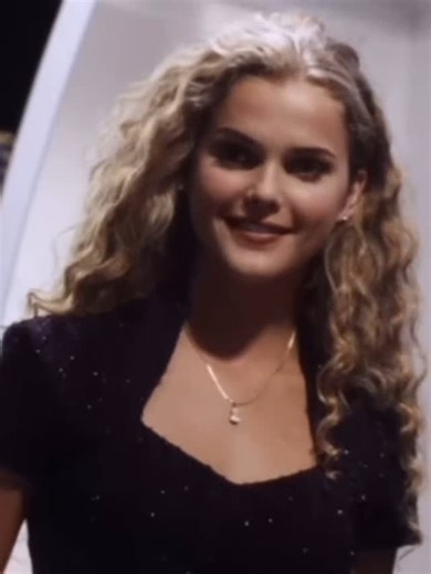 shelivesinda90s on Instagram: "🦋🔥👯‍♀️ Keri Russel in The Babysitter’s Seduction #1996 #kerirussell #thebabysittersseduction #curlyhair #90s #90smovies #90swomen #felicityporter #edit #capcut #baddie #throwback #fyp"