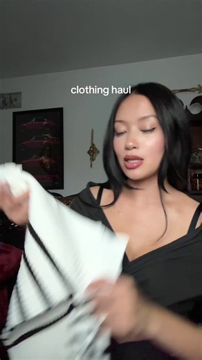 Exciting Depop Clothing Haul: Vintage and Trendy Finds