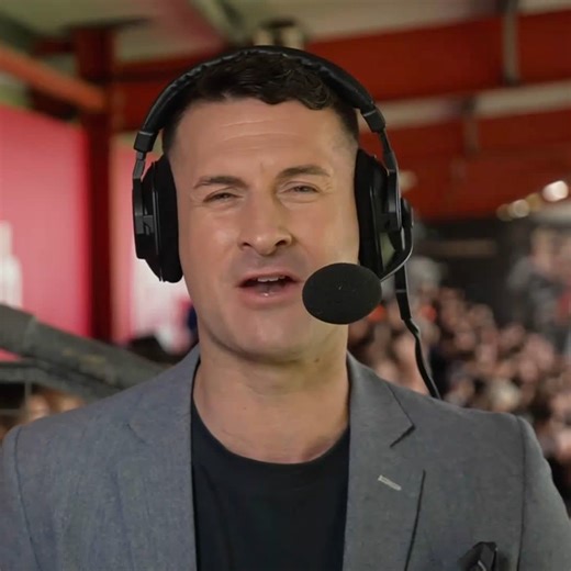 32K views · 1K reactions | A stunning strike from Alex Scott for Bournemouth! 朗 | Sky Sports Football | Facebook