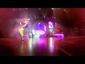 Lindsey Stirling - Shatter Me [Live]