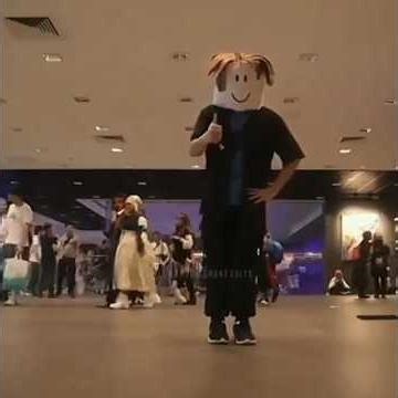 Bacon dancing in Real Life pt.6 #shorts #edits #roblox #dance #trending #velocity #viralvideo #fyp