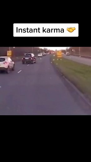 1.2M views · 9.1K reactions | This little cam might just save you one day.  #DashcamProof #SmartDriving #DriveSmart #CarGadget #DashcamLife | Farside | Facebook