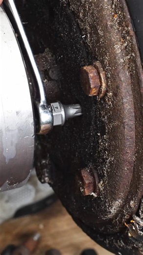 GripEdge Tools on Instagram: "This is our GripEdge RPT Dual Action Driver and we are removing this fastener in a tight access area. It is only 22mm in length and has our Rounding Prevention Technology to prevent damage from happening to fasteners. #mechanictools #enginerepair #handtools #enginerepair #gripedge"