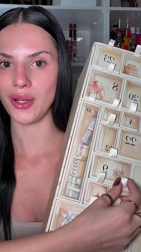 Vogue Advent Calendar Unboxing and Review