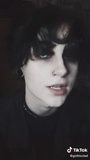 it me #makeup #boysinmakeup #lgbt #gay #queer #alt #goth #fyp #mlm #depressedgoblinnightmareboy #ftm #trans