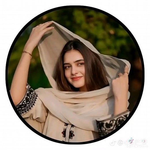 Stunning Beautiful Profile Pictures for Girls