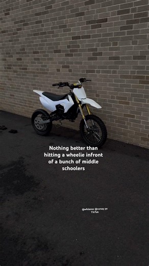 Been gone for a while, razor’s looking clean rn. #72v #surron #moddedrazor #whitedirtbike #dirtbike