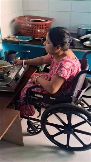 Handicapped Woman 🧑‍🦽💯♥️#shortfeed #viralshort #food