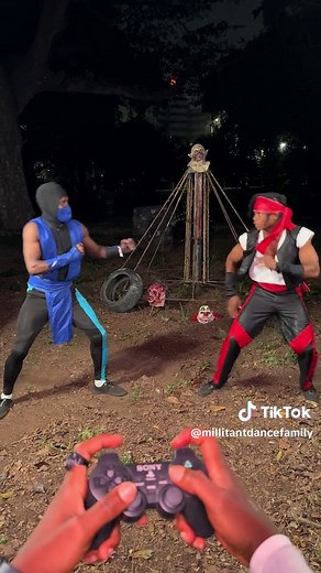 Epic Dance Battle: Subzero vs Liu Kang