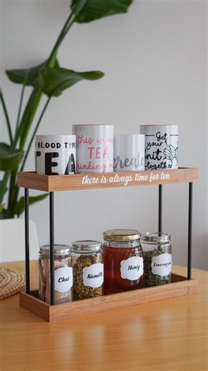 IKEA Hack: Tea Shelf DIY 🍵✨ I love tea – so it was definitely time for a new IKEA Hack with Cricut! For this project, I used the NÅLBLECKA shelf from IKEA, and the rest was done by my favorite DIY buddy – the Cricut Joy Xtra, a smart cutting machine. 💛 This time, I tried several different techniques and it handled them all perfectly: I cut a vinyl lettering, personalized mugs using Infusible Ink and the Cricut Mug Press, and finally created labels for the CITRONHAJ jars from IKEA using the Pri
