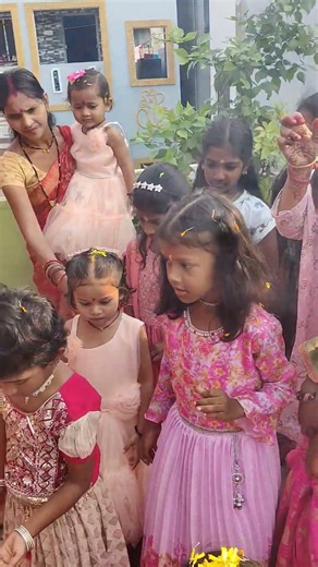 mata ka ashirwad sbhi pe bana rhe ...Jai mata di 🙏🔱🏵️💮🌸🪷🌻🌼🪔✨🦋