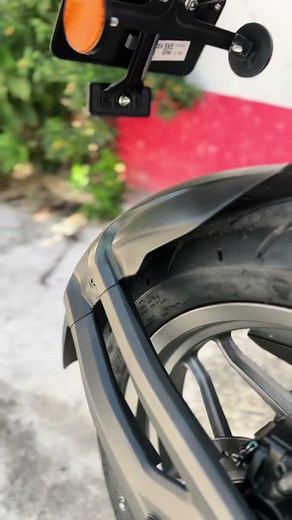 Customized Bajaj Pulsar NS 200 Racing in Ixtapa Zihuatanejo