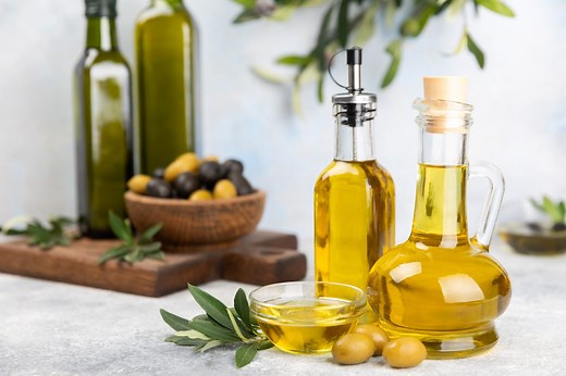 Sorry, But Olive Oil Does Expire! Here's How to Tell If It's Gone Bad