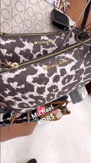 MICHAEL KORS JET SET MEDIUM CHOCOLATE POUCHETTE BAG TJ MAXX #michaelkors #michaelkorsbag #tjmaxx