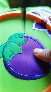 This blue strawberry formed through embroidery stitching presents an artistic interpretation of nature. The combination of the bold blue color with traditional embroidery techniques produces works of artistic value, rich in detail and full of creative meaning. 🍓 #embroidery #strawberries #sewing #art #artwork | Revanno Bordir