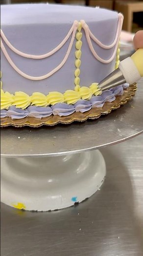 Unintentional Tangled cake 👑 #cake #cakedecorating