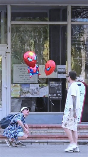 The balloon flew out of the boy's hands and into the sky.#viral