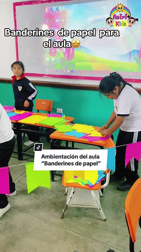 Decoración del aula con Banderines de Papel