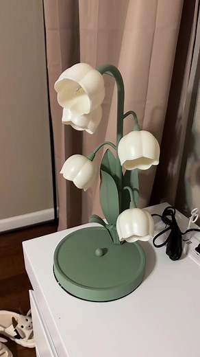 Unique Flower Design LED Desk Lamp for Bedroom Decor