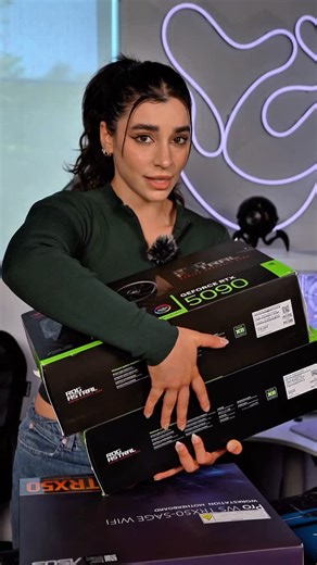 Hall Of Tech on Instagram: "Would you get a threadripper PC with an RTX PRO 6000?👀 SPECS: CPU: @amd 9980X Threadripper MB: @asususa TRX50-Sage WiFi RAM: @kingstontechnology Quad Channel 192GB DDR5 Cooler: @bequiet_official Silent Loop 420mm GPU: 2x @rog_usa Astral RTX 5090 Updated later into GPU: @pnytechgaming RTX Pro 6000 Storage: @samsungus 9100 Pro 4TB Case: @phanteks NV9 . . . . #halloftech #fyp #techbaddie #tech #pc #pcgaming #gamingpc #pcbuild #threadripper #pcsetup"