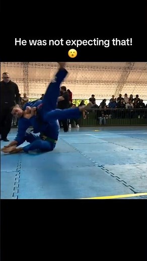 Batman cape wrist lock counter 🔥 #bjj #jiujitsu #jiujitsulifestyle