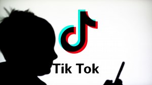 AD Laurent et Alex Hitchens bannis de Tiktok, sur quelles bases ? Les règles de modération du réseau social passées au crible en France - RTBF Actus