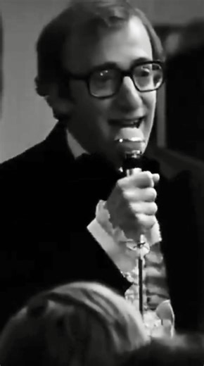 ‘Broadway Danny Rose’ (1984) … the extras in this scene along with all of the extras in ‘Stardust Memories’ (1980) deserved awards. #woodyallen | Woody Allen Films