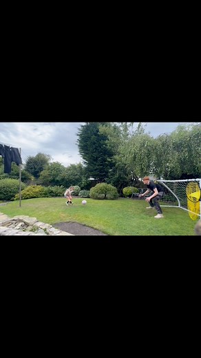 Poor Dan thought he was getting an early finish at work today… he thought wrong ⚽️🧤🤣 Dan Hardman | Charlie Sitaras