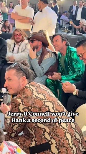 Jerry O'Connell wouldn't let up on Hank for the rest of this game | Viva La Stool
