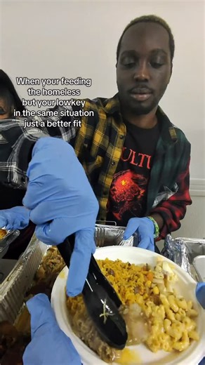 Tari on Instagram: "Merry Xmas ya filthy animals #explore #funny #swaggemo"